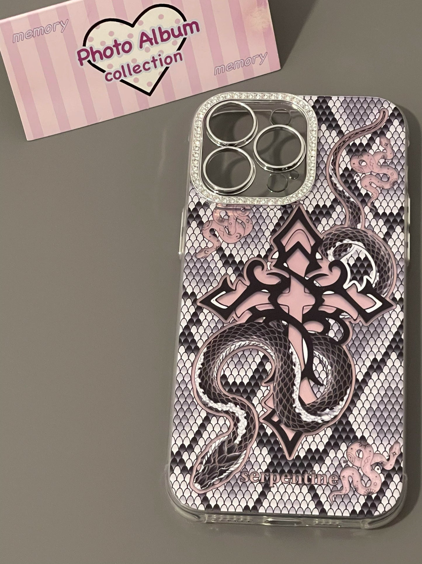 Laser Cross Snake Art Aesthetics Girl Mobile Phone Case Y2K Suitable for iPhone16 iPhone15 iPhone14 iPhone13