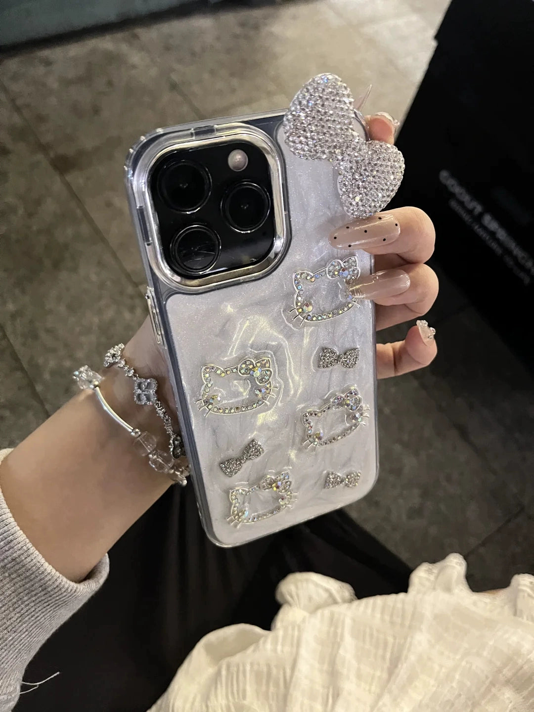 Girl Flash Diamond Cat Bow Shiny Aesthetic Mobile Phone Case with Mobile Phone Chain Pendant Suitable for iPhone16 iPhone15 iPhone14 iPhone13