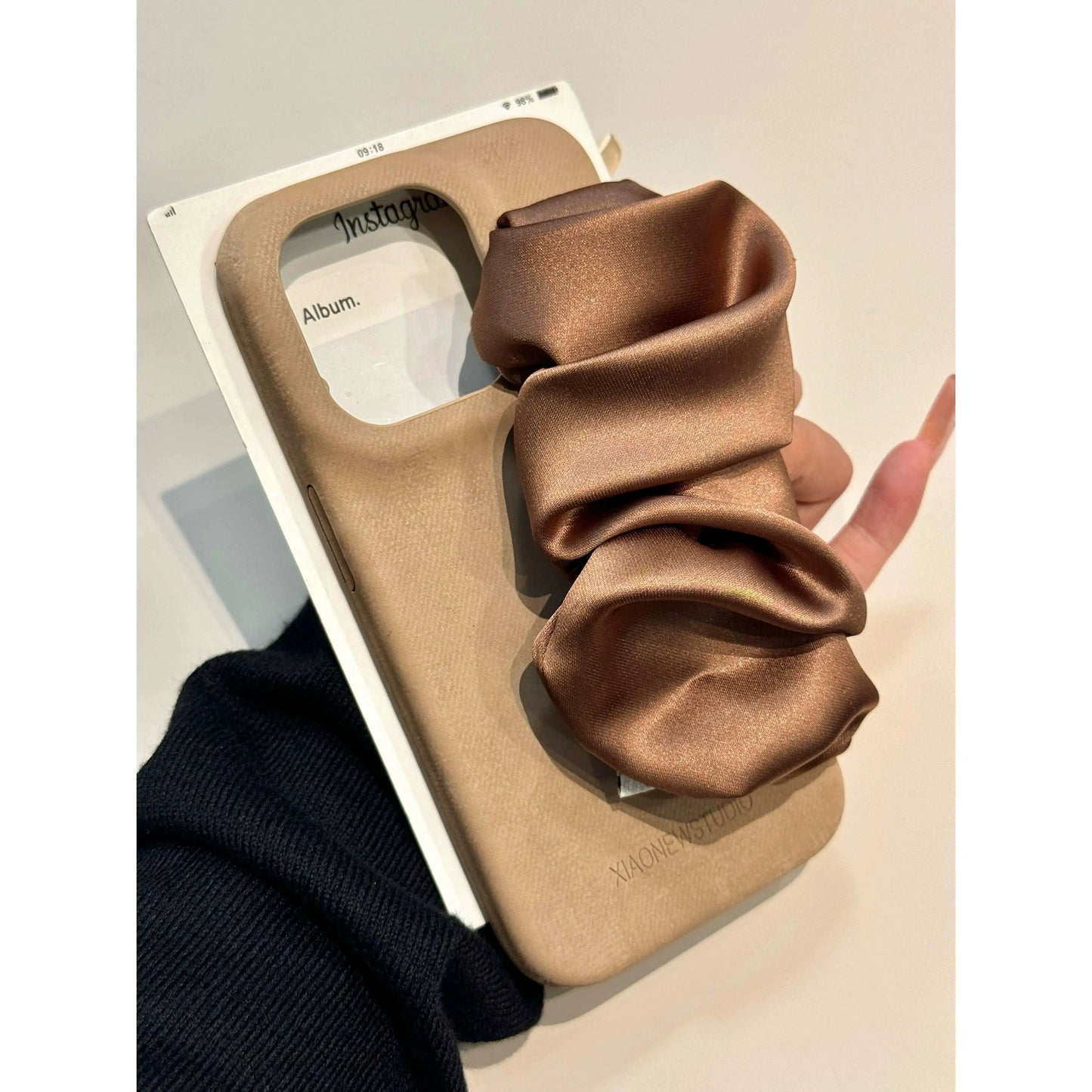 Satin Wristband Solid Color Mobile Phone Case Suitable for iPhone16 iPhone15 iPhone14 iPhone13