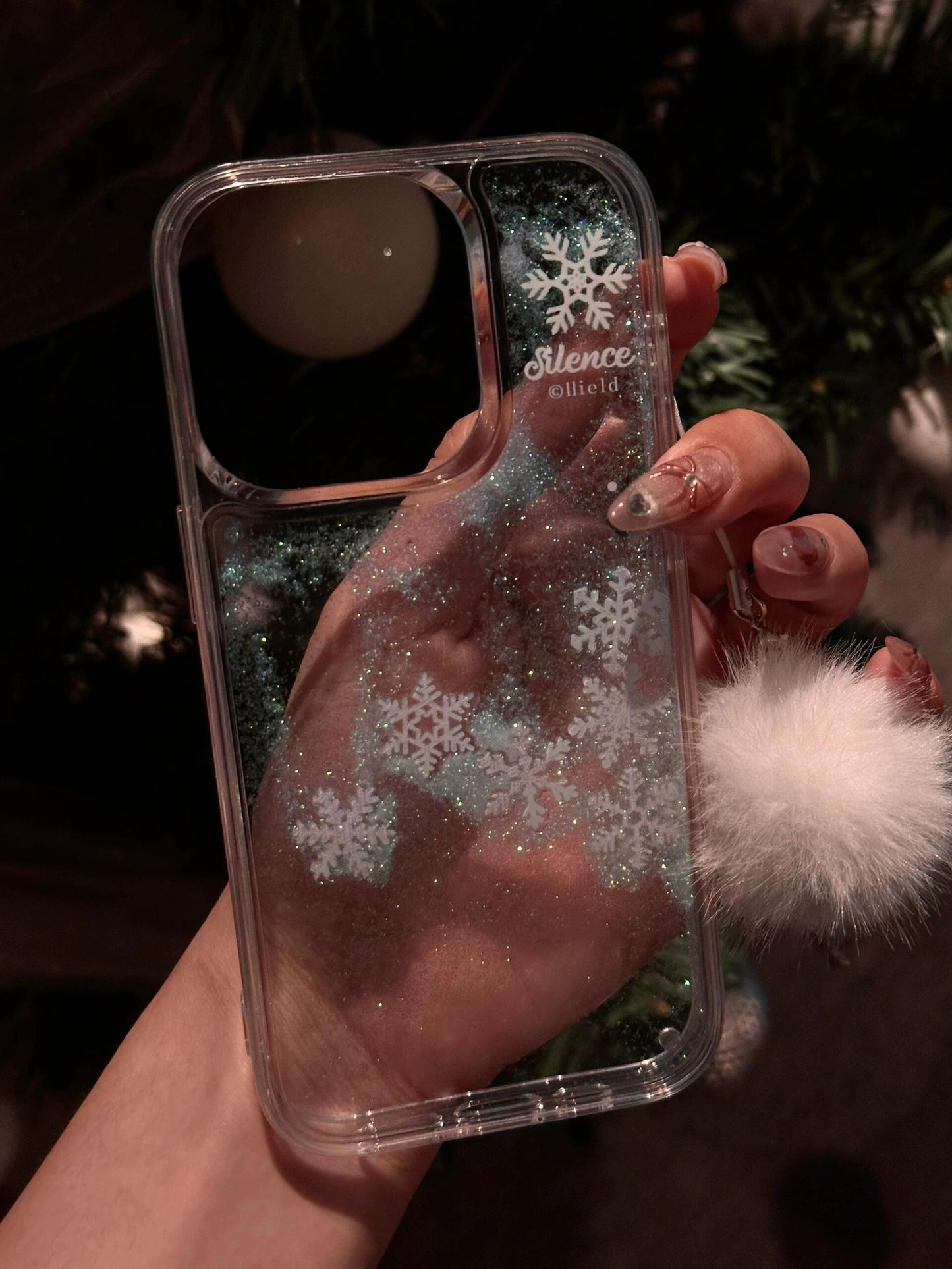 Green Glitter Snowflake Quicksand Transparent Aesthetic Mobile Phone Case with Mobile Phone Chain Hairball Pendant Suitable for iPhone16 iPhone15 iPhone14 iPhone13