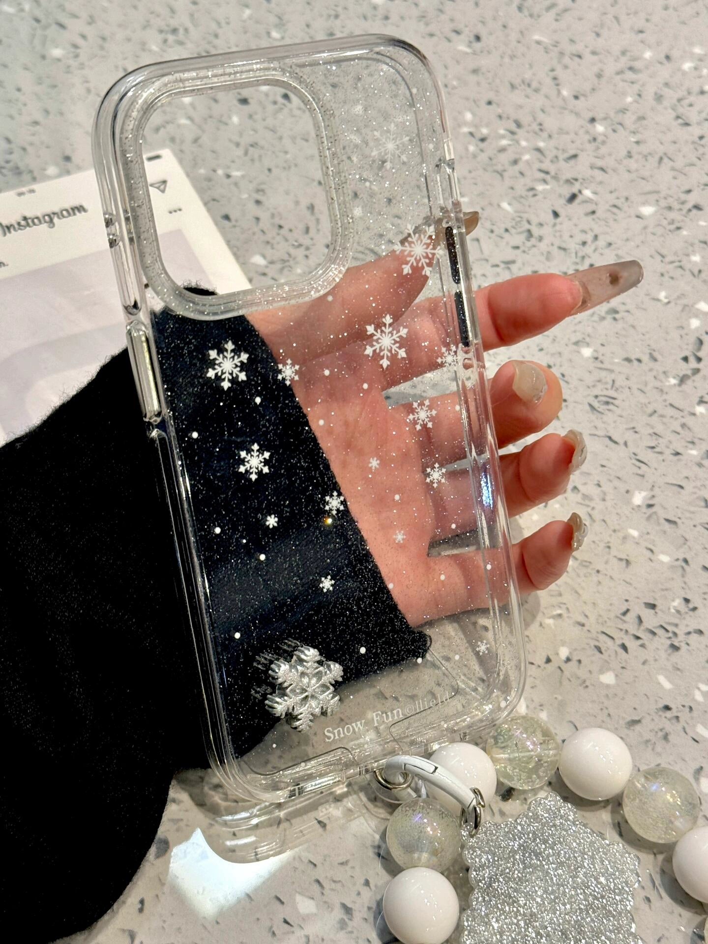 Winter Glitter Three-dimensional Snowflake Sweet and Clean Girl Atmosphere Aesthetic Mobile Phone Case with Mobile Phone Chain Pendant Suitable for iPhone16 iPhone15 iPhone14 iPhone13