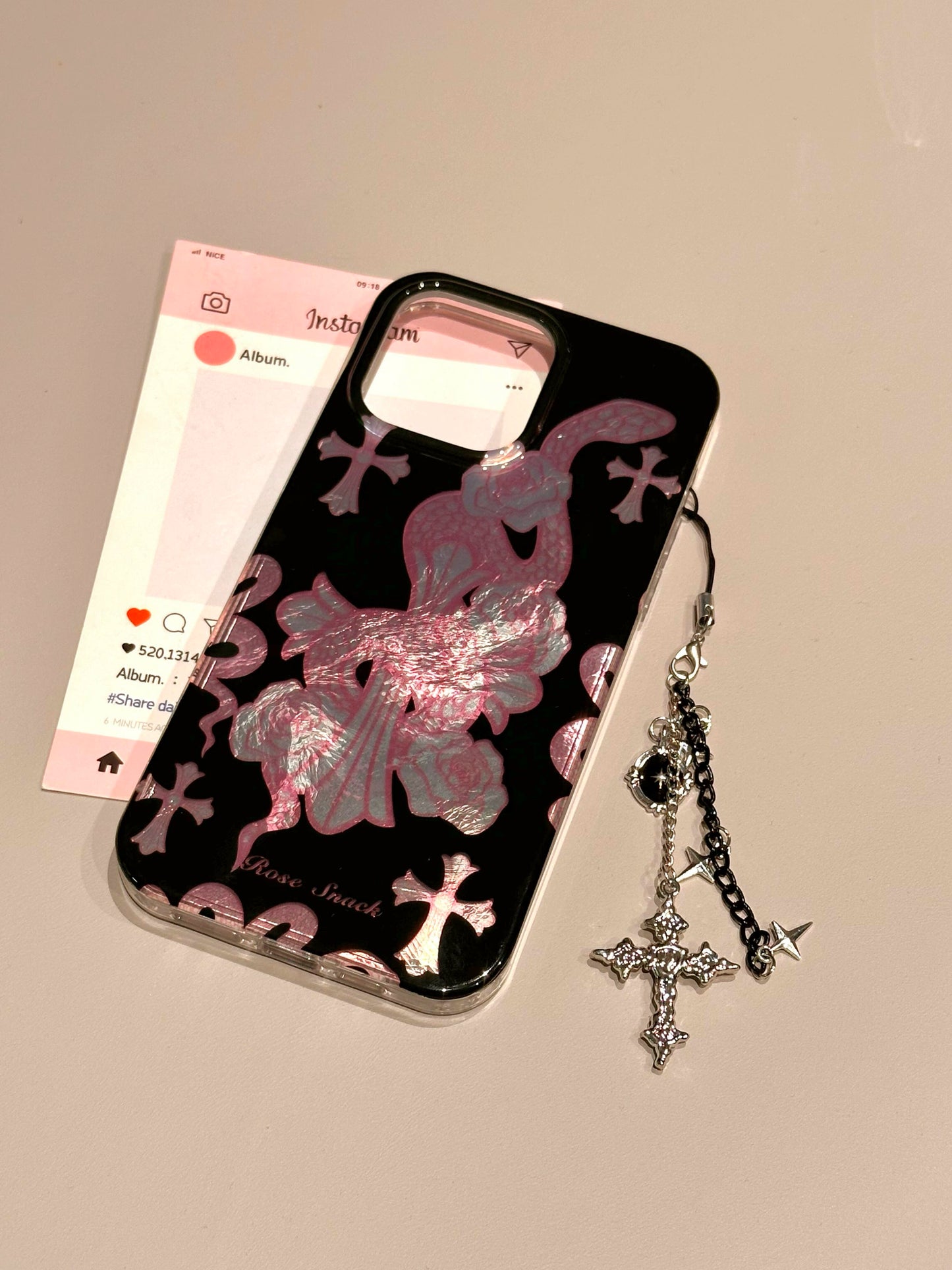 Spice Girl Hollow Cross Snake Black Aesthetic Phone Case with Phone Chain Pendant Suitable for iPhone16 iPhone15 iPhone14 iPhone13