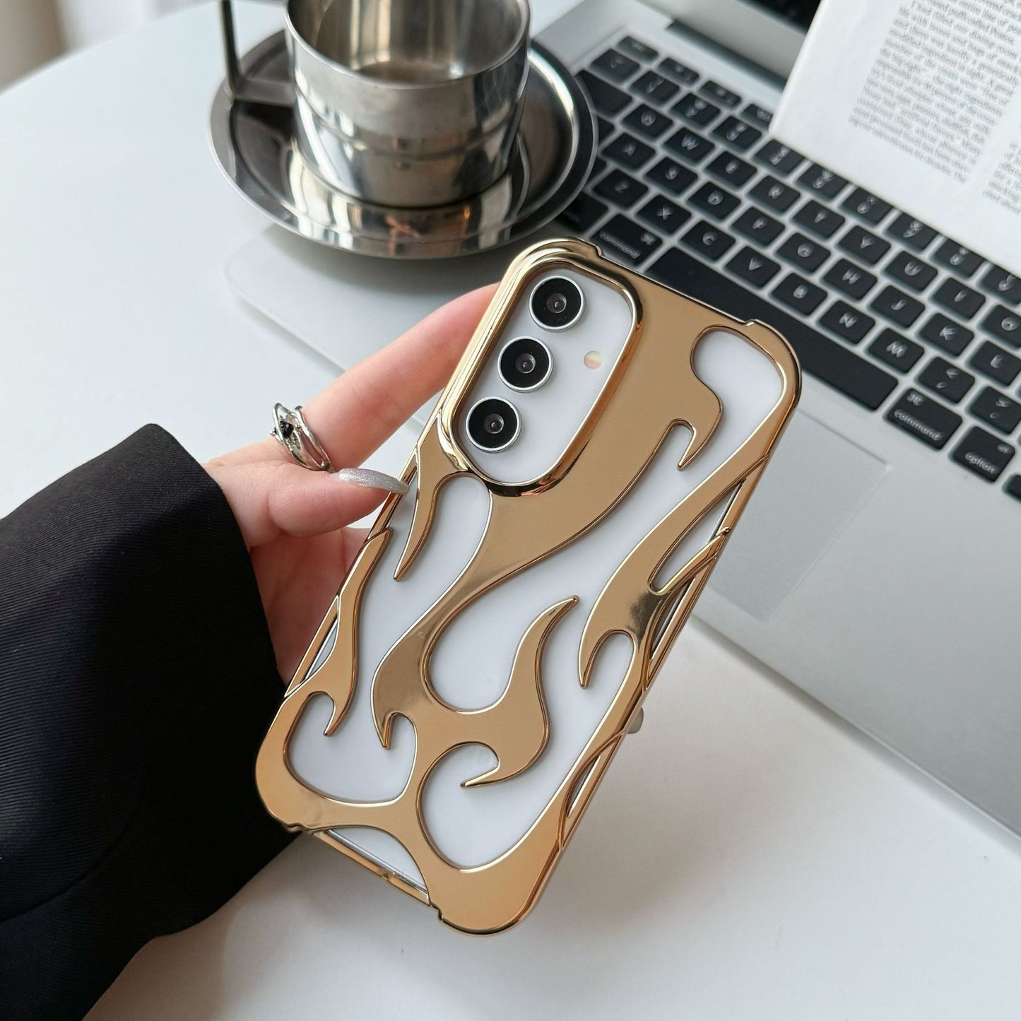 Hollow Flame Pattern Matte Heat Dissipation Mobile Phone Case Protective Case SAM A15/A54/A55/A14/A06 S24