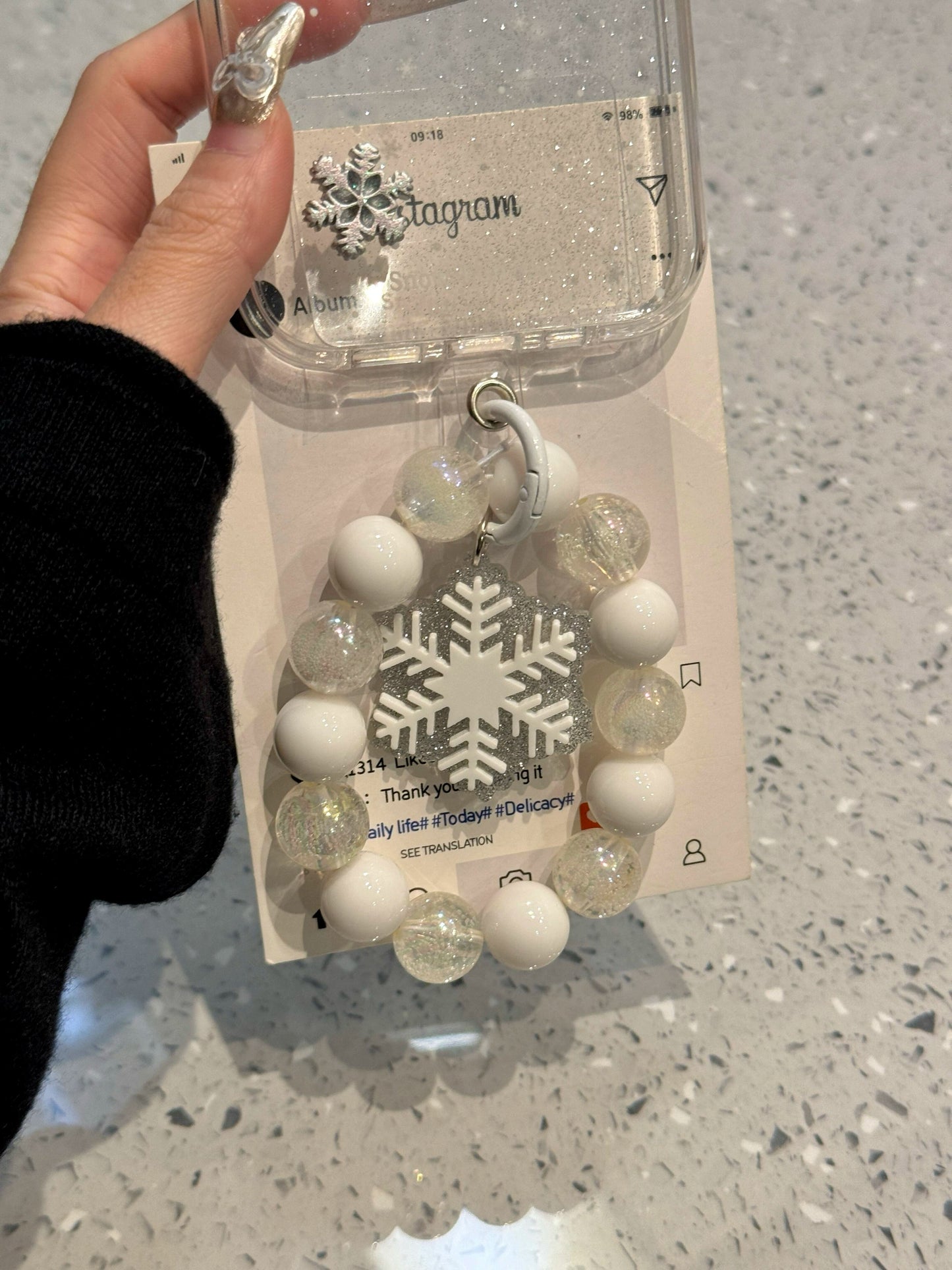 Winter Glitter Three-dimensional Snowflake Sweet and Clean Girl Atmosphere Aesthetic Mobile Phone Case with Mobile Phone Chain Pendant Suitable for iPhone16 iPhone15 iPhone14 iPhone13