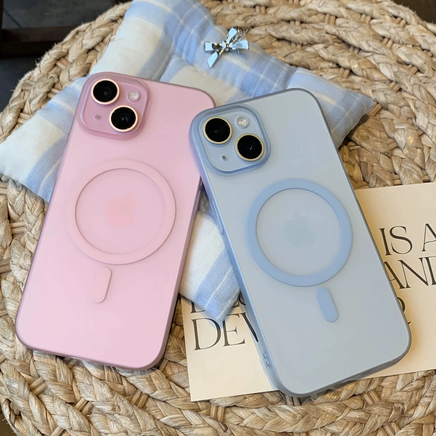 Magnetic Light Mist Mobile Phone Case Suitable for iPhone16 iPhone15 iPhone14 iPhone13