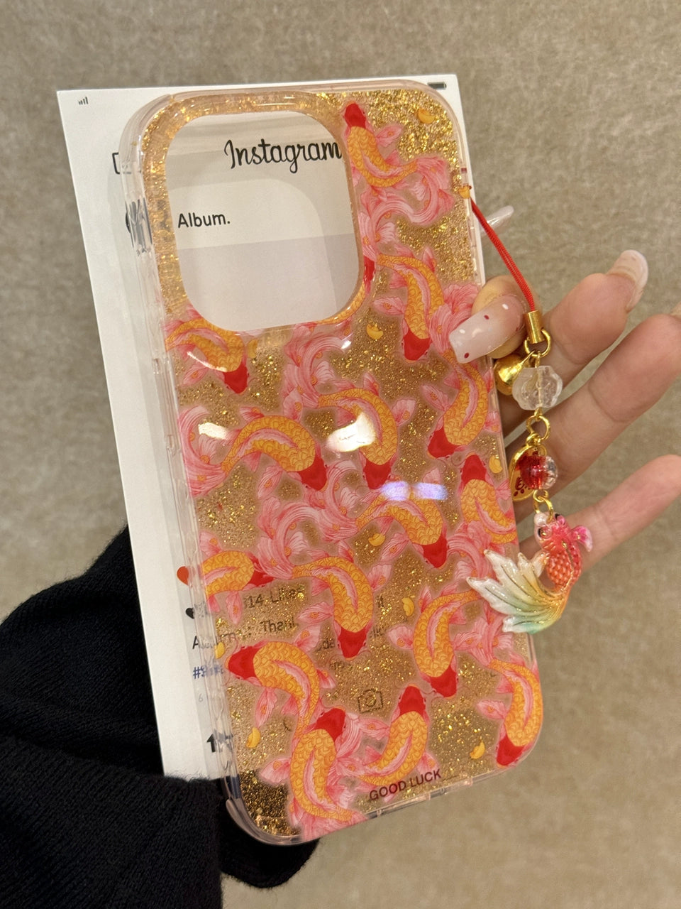 Translucent Koi Goldfish Glitter Lucky Gold Aesthetic Mobile Phone Case with Mobile Phone Chain Pendant Suitable for iPhone16 iPhone15 iPhone14 iPhone13