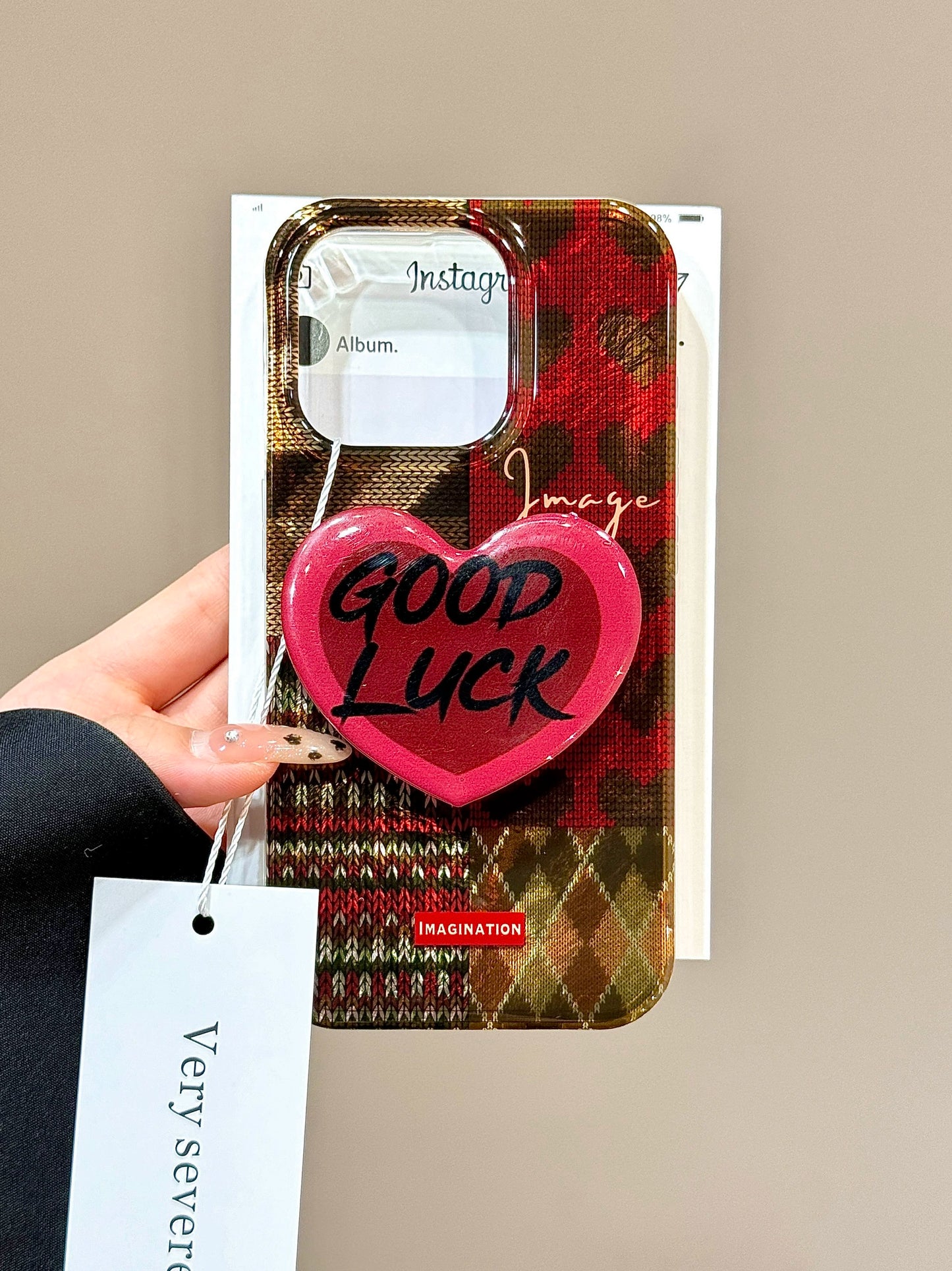 Sweater Pattern Love Bracket Aesthetic Mobile Phone Case with Hand Strap Mobile Phone Rope Pendant Suitable for iPhone16 iPhone15 iPhone14 iPhone13