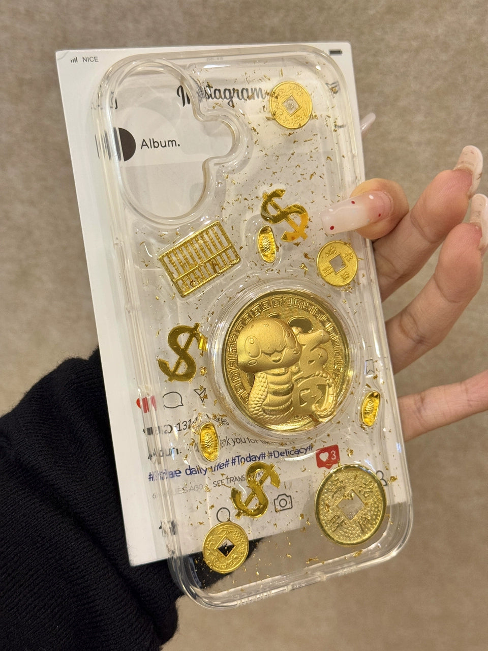 Year of The Snake Fu Character Gold Coin Gold Glitter Lucky Fortune Mobile Phone Case Suitable for iPhone16 iPhone15 iPhone14 iPhone13