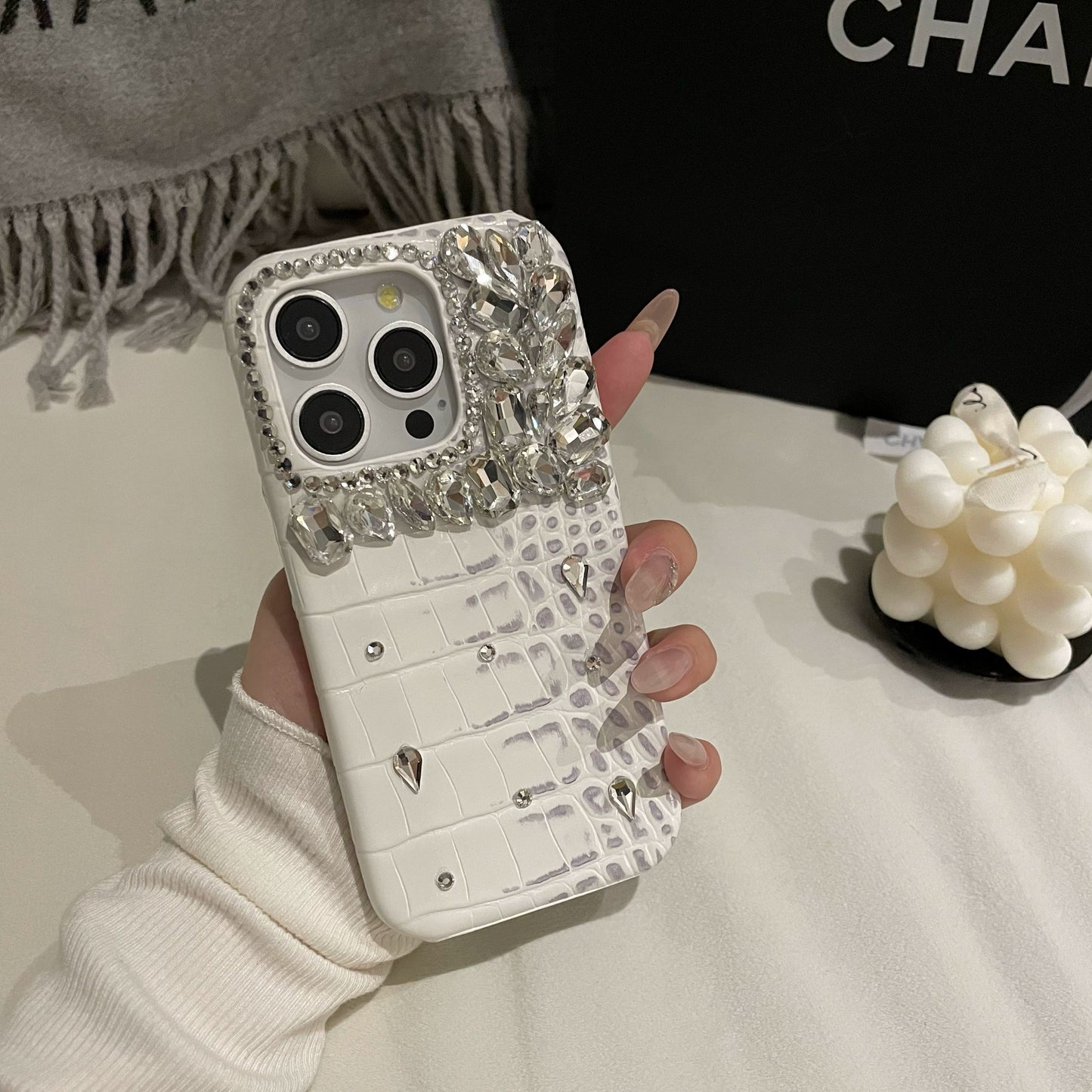 Alligator Leather Pattern Diamond Aesthetic Mobile Phone Case Suitable for iPhone16 iPhone15 iPhone14 iPhone13