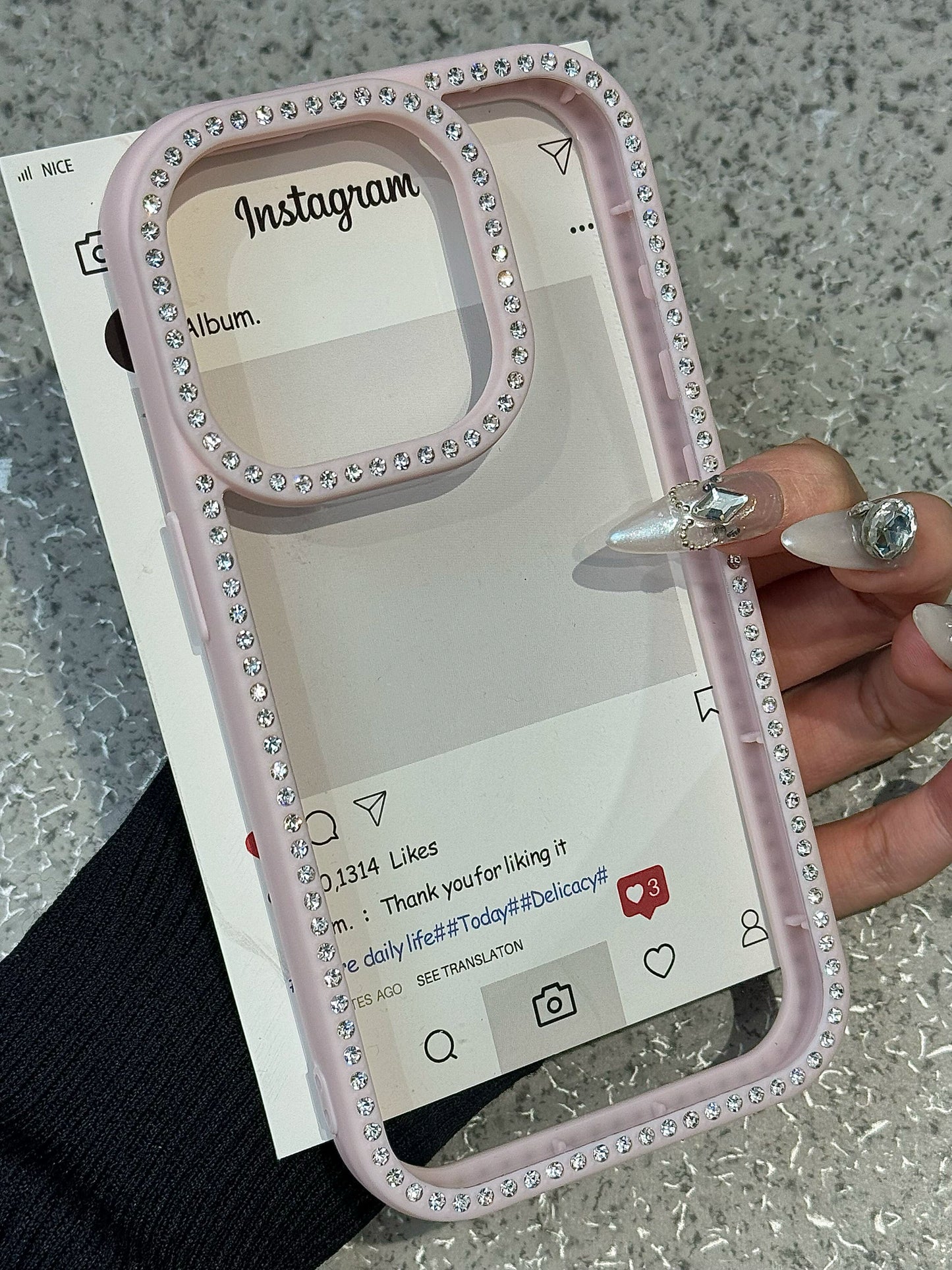 Flash Diamond Premium Pink Border Transparent Mobile Phone Case Protective Case with Mobile Phone Chain Pendant Suitable for iPhone16 iPhone15 iPhone14 iPhone13