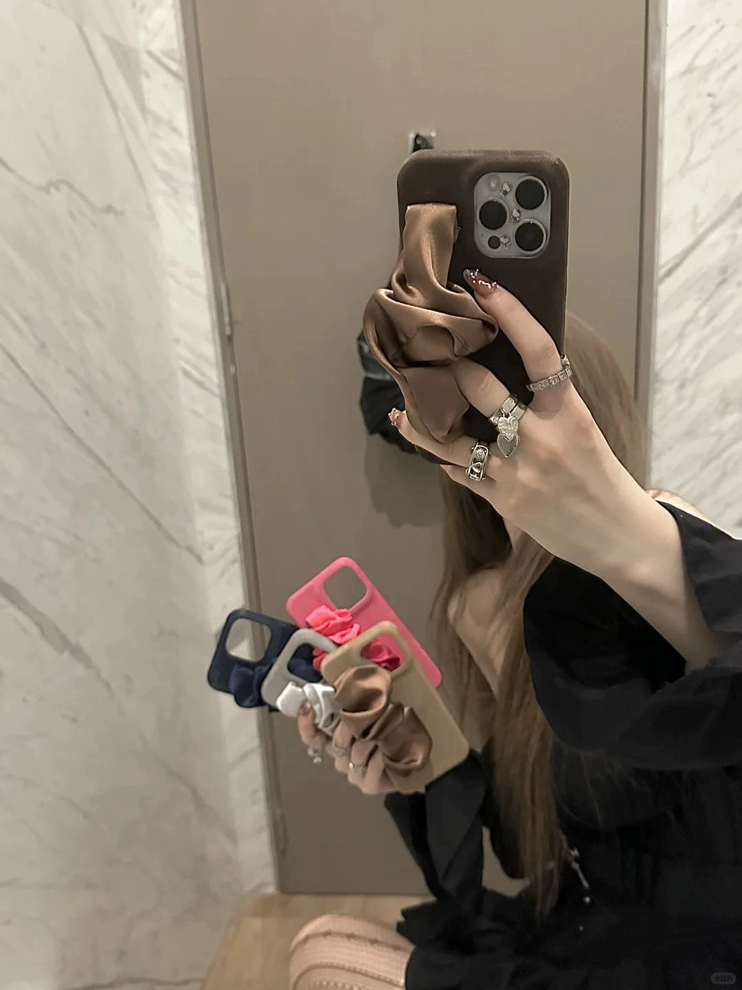 Velvet Wristband Solid Color Mobile Phone Case Suitable for iPhone16 iPhone15 iPhone14 iPhone13