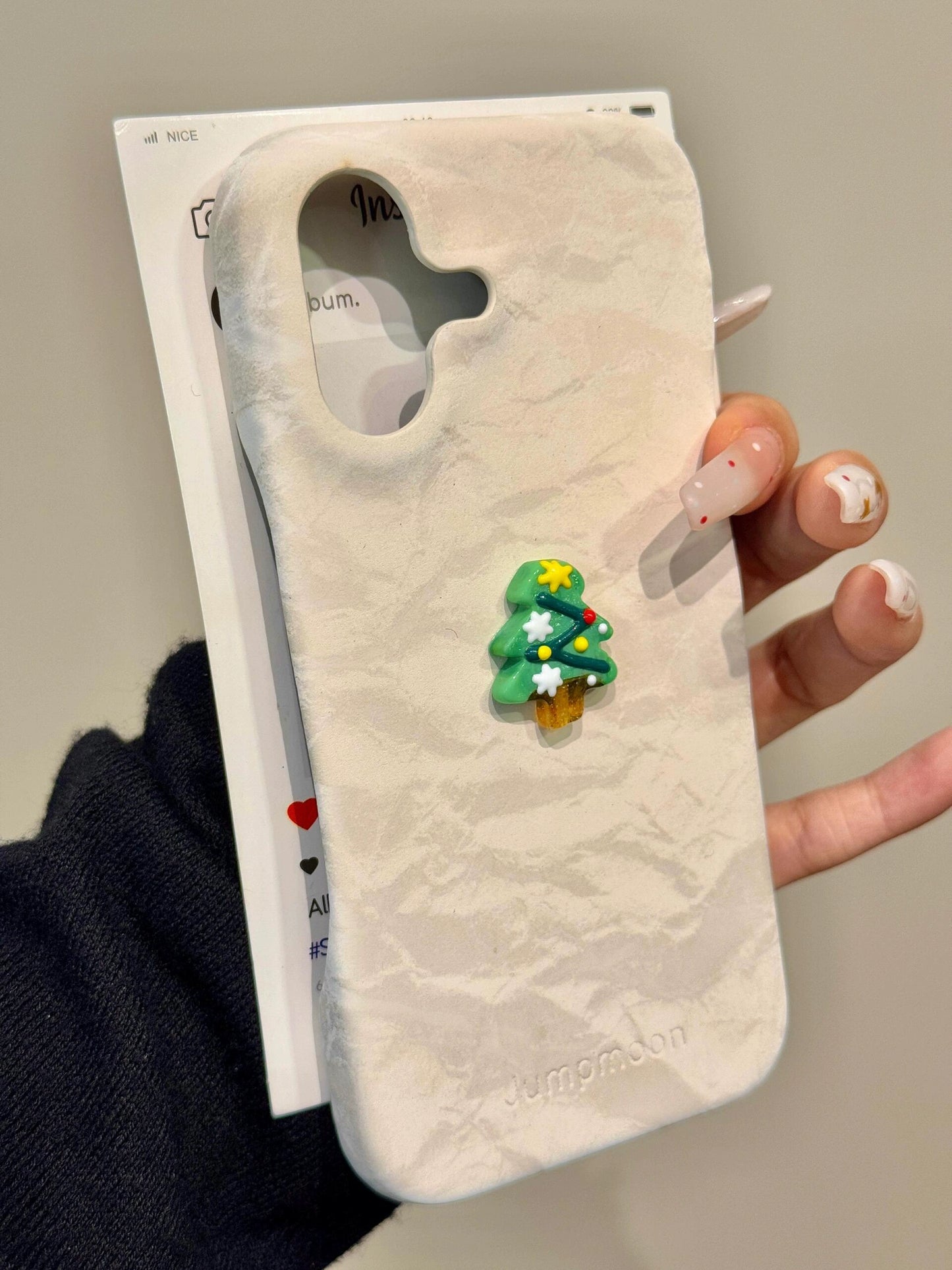 Satin Wavy Three-dimensional Christmas Tree White Aesthetic Phone Case Suitable for iPhone16 iPhone15 iPhone14 iPhone13