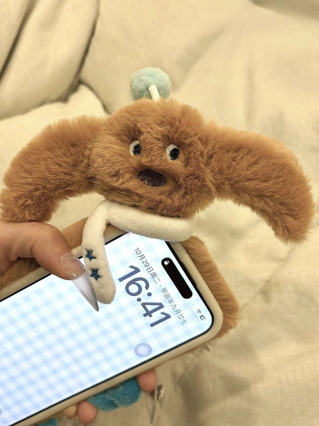 Plush Scarf Plush Dachshund Cute Phone Case Suitable for iPhone16 iPhone15 iPhone14 iPhone13