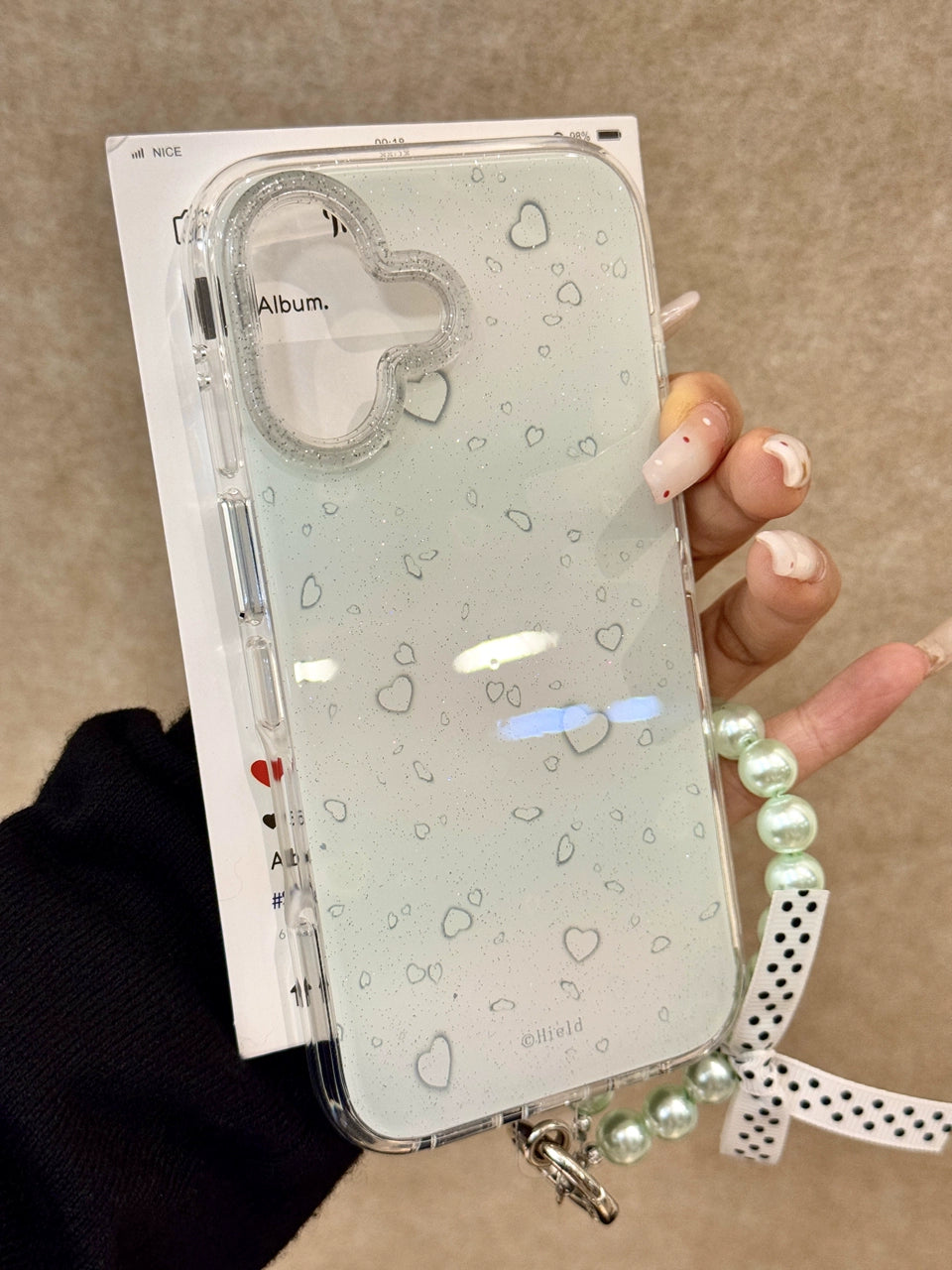 Light Green Smudge Lines Love Glitter Aesthetic Mobile Phone Case Clean and Soft Girl Mobile Phone Case with Mobile Phone Chain Pendant Suitable for iPhone16 iPhone15 iPhone14 iPhone13