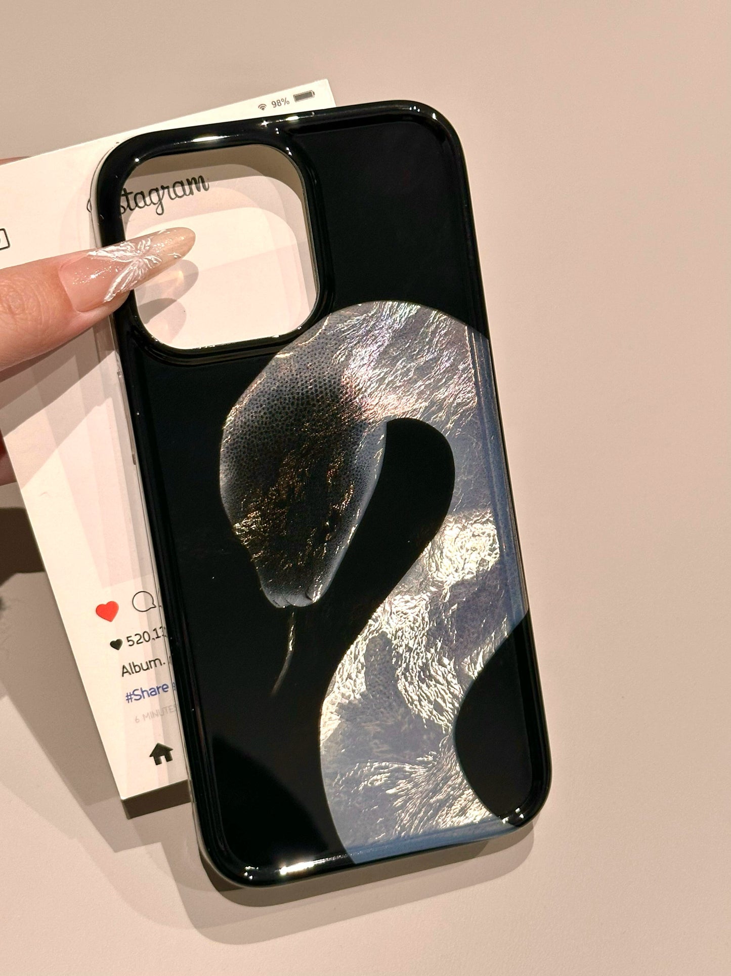 Black Background Silver Snake Aesthetic Mobile Phone Case Retro Fashion Suitable for iPhone16 iPhone15 iPhone14 iPhone13