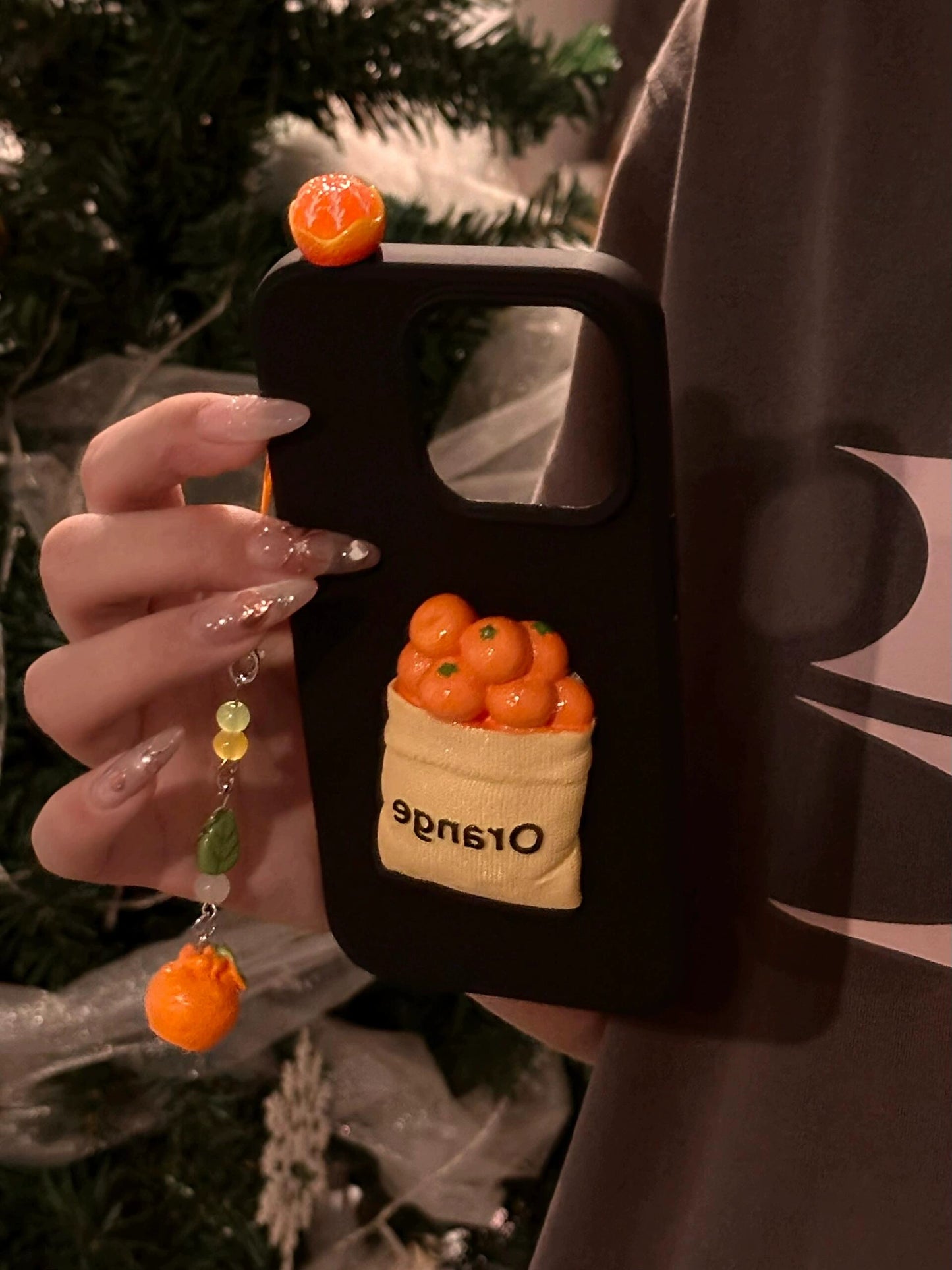 Three-dimensional Orange Cute Fun Aesthetic Mobile Phone Case with Mobile Phone Chain Pendant Suitable for iPhone16 iPhone15 iPhone14 iPhone13