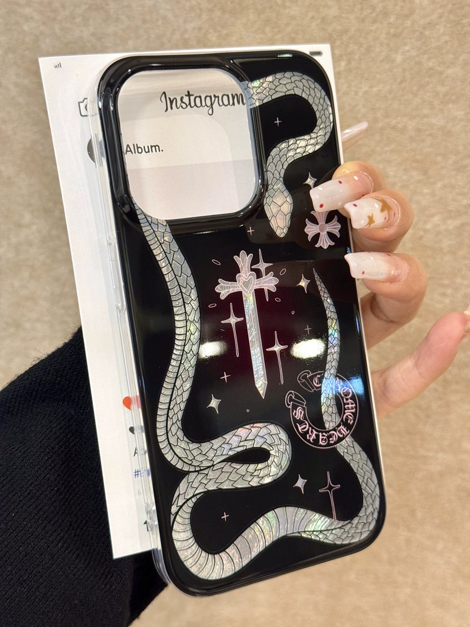 Hollow Cross Line Silver Snake Aesthetic Cool Girl Phone Case Suitable for iPhone16 iPhone15 iPhone14 iPhone13