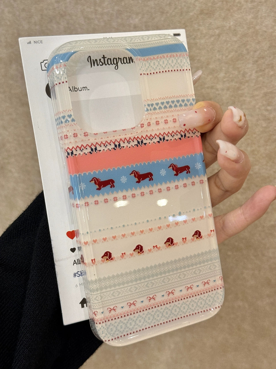 Striped Love Dachshund Cute Phone Case Suitable for iPhone16 iPhone15 iPhone14 iPhone13