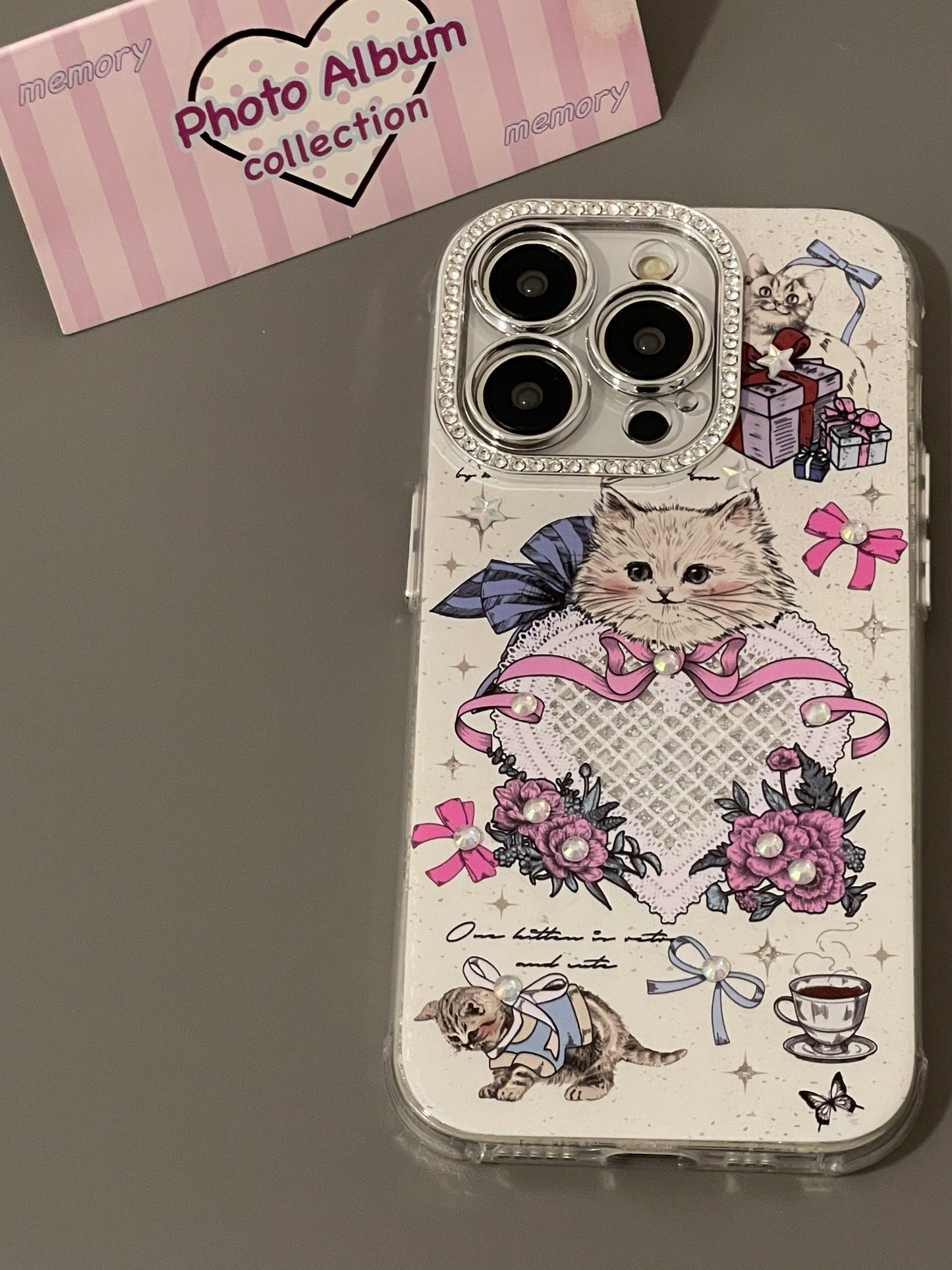 Vintage Flash Diamond Girl Cat Flower Bow Cute Aesthetic Phone Case Suitable for iPhone16 iPhone15 iPhone14 iPhone13