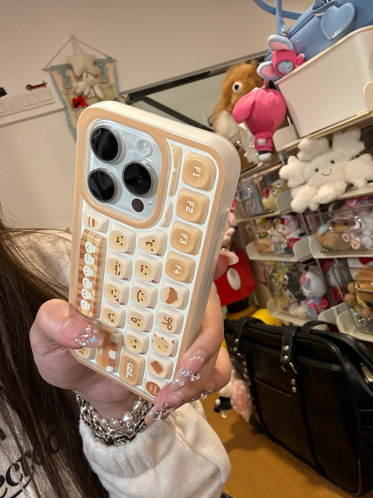 Cute Keyboard Butter Bear Gilly Cat Phone Case Suitable for iPhone16 iPhone15 iPhone14 iPhone13