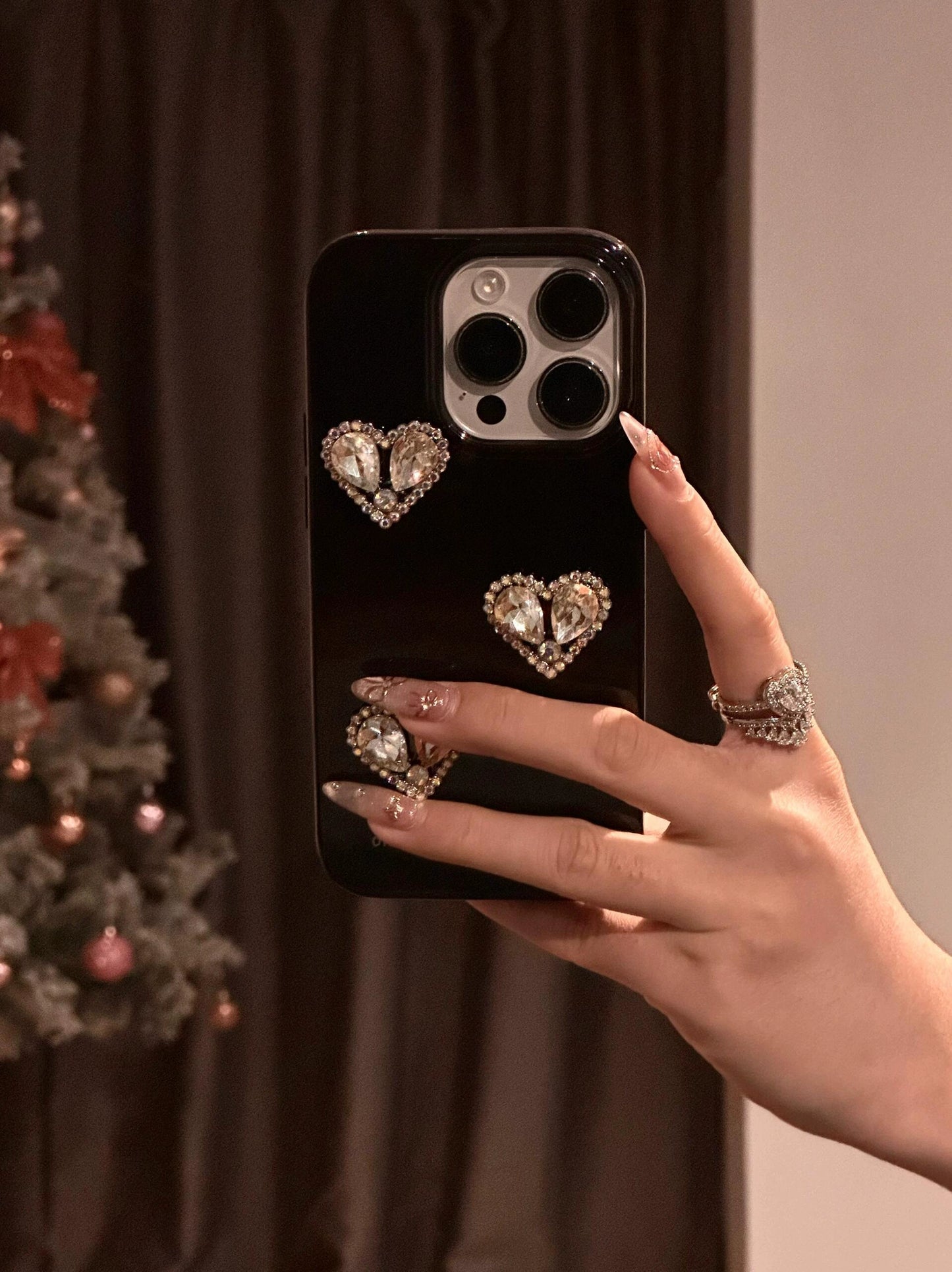 Three-dimensional Diamond-set Love Black Phone Case Suitable for iPhone16 iPhone15 iPhone14 iPhone13