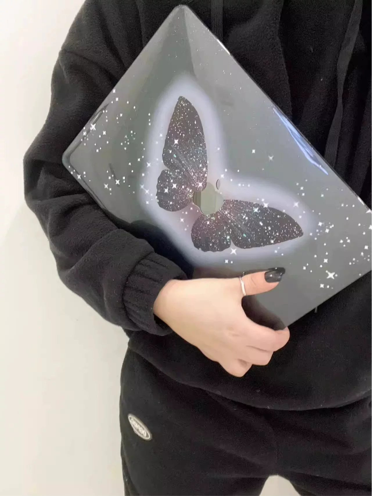 Aesthetics "Electronic Butterfly" MacBook Protective Case Apple Notebook 2024 M4Pro 14-inch 16-inch Air13-inch M1/M2/M3 Protective Case Accessories