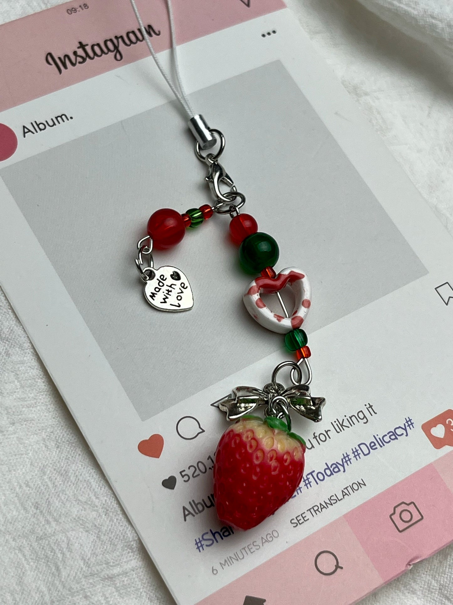 Cute Strawberry Love Christmas Atmosphere Red and Green Color Scheme Mobile Phone Chain Pendant Hand Chain Bow Bag Cute Camera Card Book Keychain