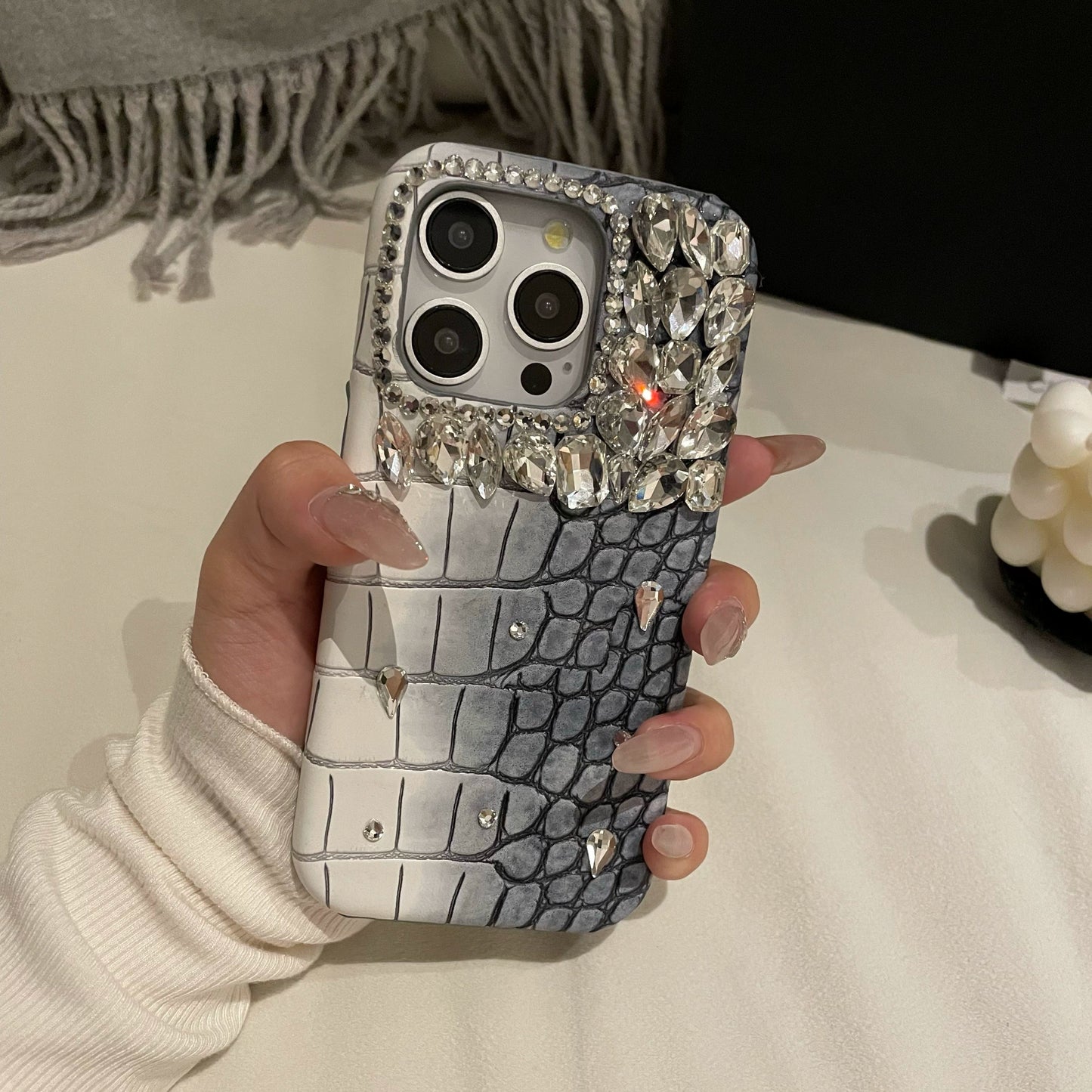 Alligator Leather Pattern Diamond Aesthetic Mobile Phone Case Suitable for iPhone16 iPhone15 iPhone14 iPhone13