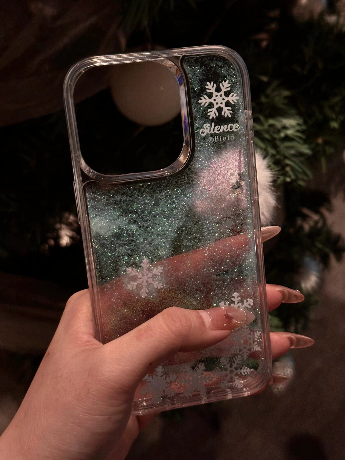 Green Glitter Snowflake Quicksand Transparent Aesthetic Mobile Phone Case with Mobile Phone Chain Hairball Pendant Suitable for iPhone16 iPhone15 iPhone14 iPhone13