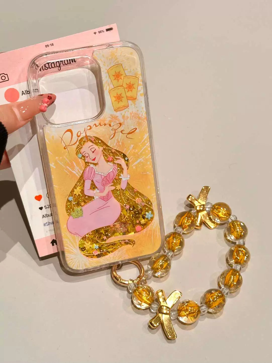 Yellow Bottom Fireworks Blonde Princess Quicksand Aesthetic Mobile Phone Case, Gold Glitter Mobile Phone Case with Phone Chain Suitable for iPhone16 iPhone15 iPhone14 iPhone13