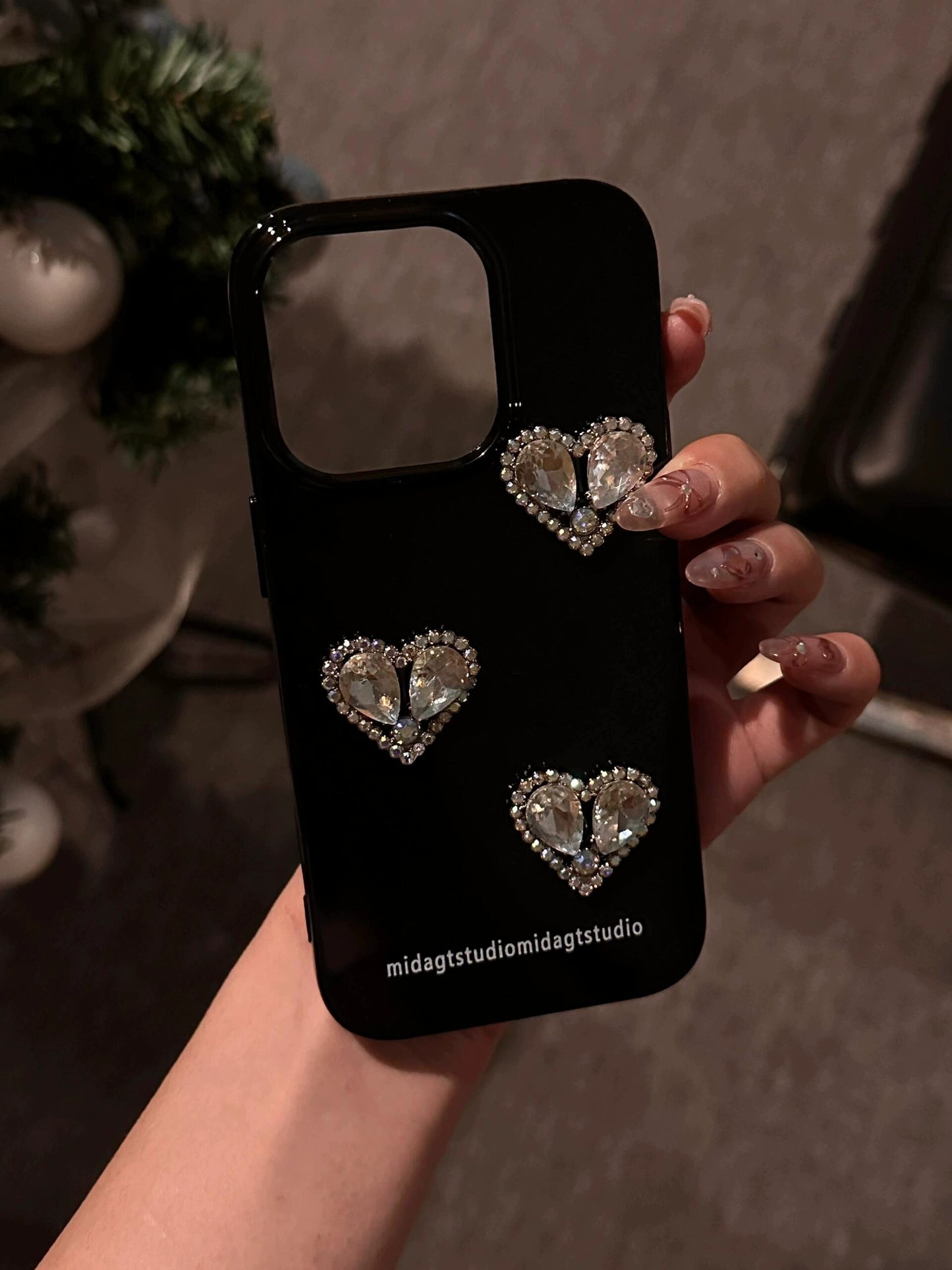 Three-dimensional Diamond-set Love Black Phone Case Suitable for iPhone16 iPhone15 iPhone14 iPhone13